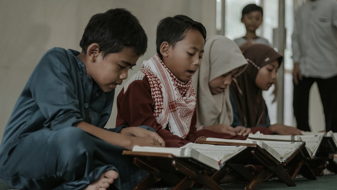 Peta persebaran komunitas Muslim Indonesia dan lembaga fatwa — NU, Muhammadiyah, MUI dalam konteks regulasi perjudian